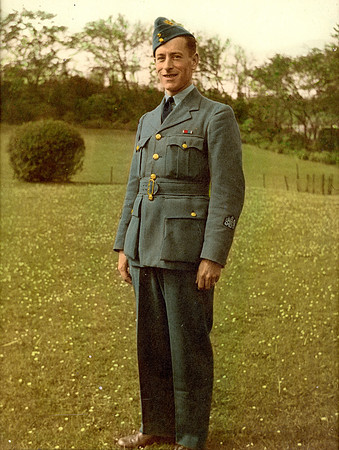 W.O. Reuben Robert (Bob) Moorey 362972