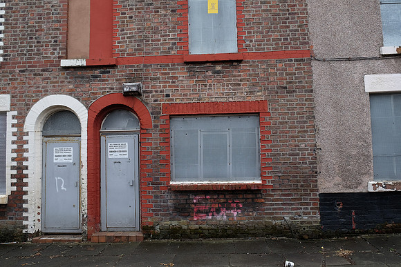 Neighbour opposite cashes in by offering tea