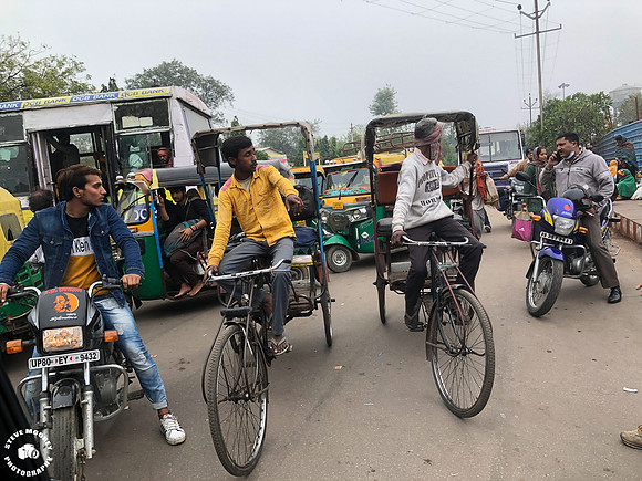Train from Delhi to Agra