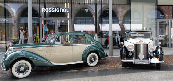 1952 Bentley Mark V1 Sport Saloon 7 1950 Rolls-Royce Silver Wrai